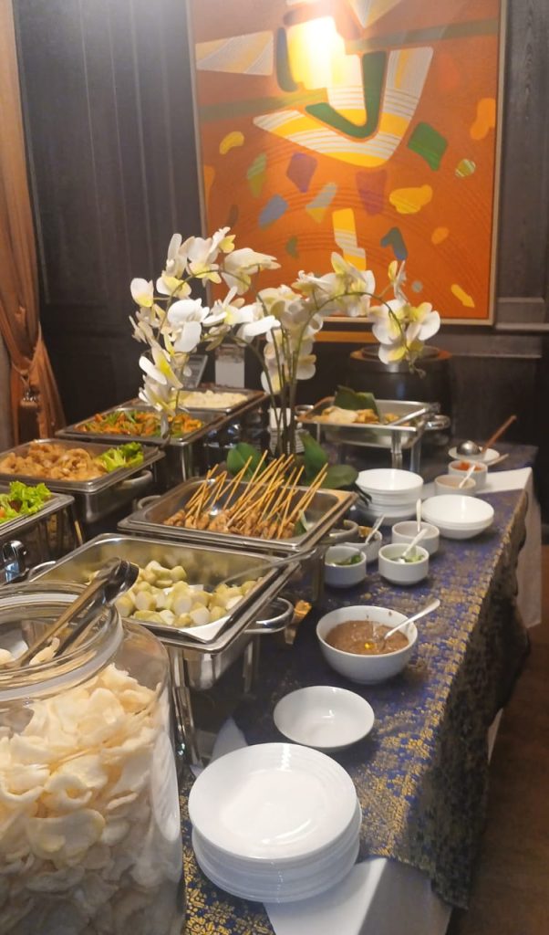 artikel ini dibuat untuk menghindari anda melakukan kesalahan umum daat memilih vendor catering agar acara berjalan lancar
