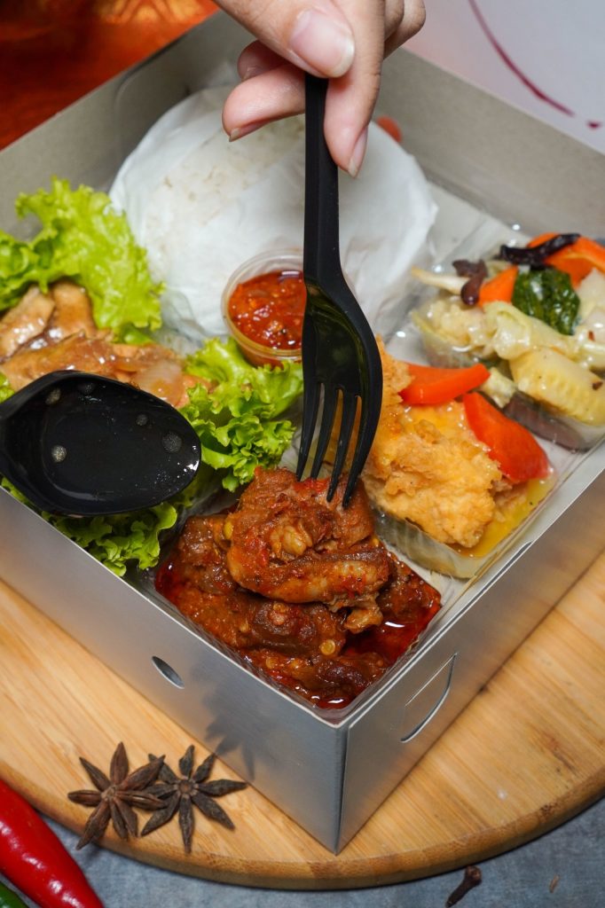 kelebihan nasi kotak untuk berbagai acara dan merekomendasikan nasi kotak dari saleroku catering dengan harga murah